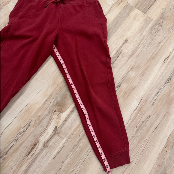 Lululemon Scuba High-Rise Jogger 7/8 Length Mulled Wine - Picture 9 of 10